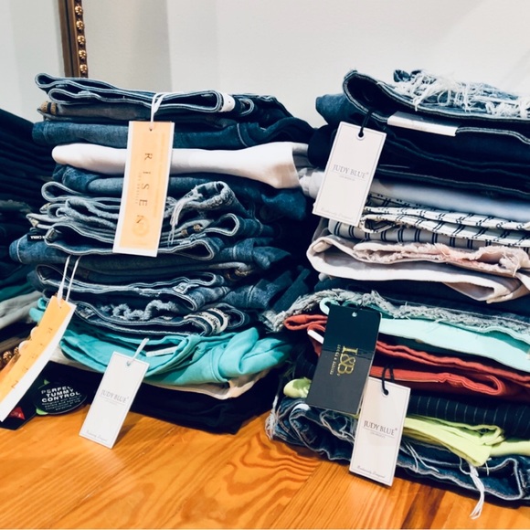 MYSTERY BOX - 2x 16w Plus Size Tops Pants Shorts Dress Swimsuit Blouse Shoes 10 - Picture 4 of 15